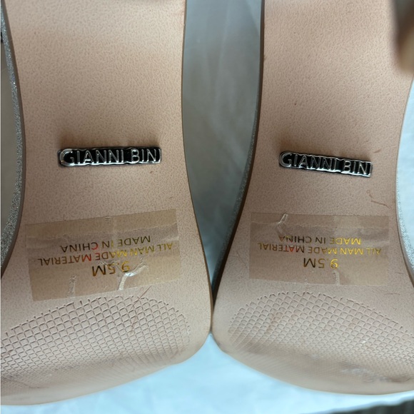 Gianni Bini the Vivvia Court Rhinestone Chain Detail Dress Grey Sandals Size 9.5 - Picture 13 of 15